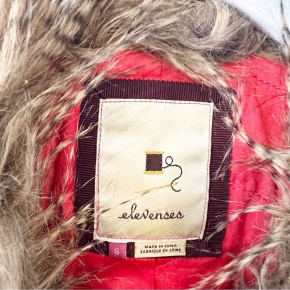 Anthropologie Karelia Coat Elevenses Jacket Red Floral Zip Fur Collar Size 6 - Picture 4 of 15